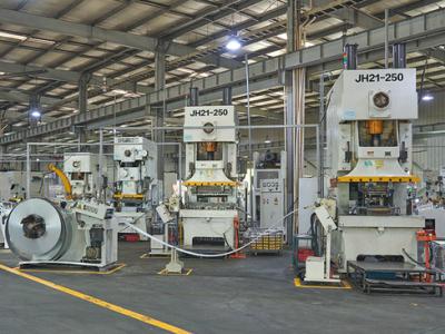 현대 산업에서 용접 금속 부품의 필수 역할